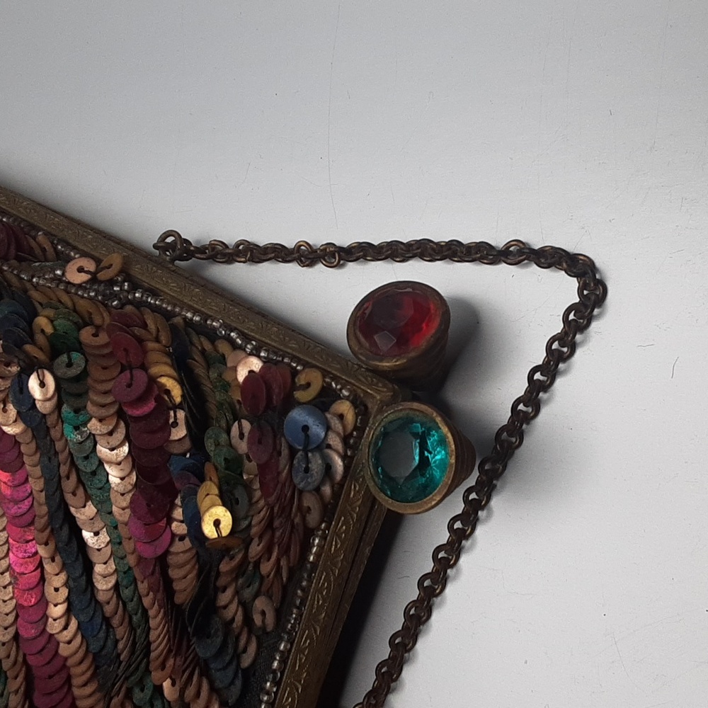 Vintage colorful sequined purse. - Picture 3 of 7